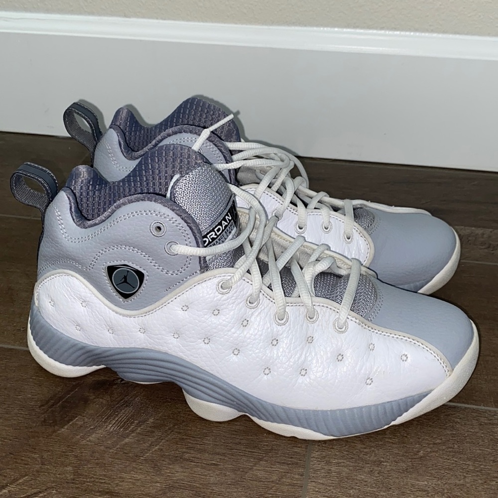 Air Jordan Jumpman Team 2 men’s sneakers.